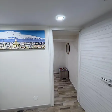 Lory House * Катания