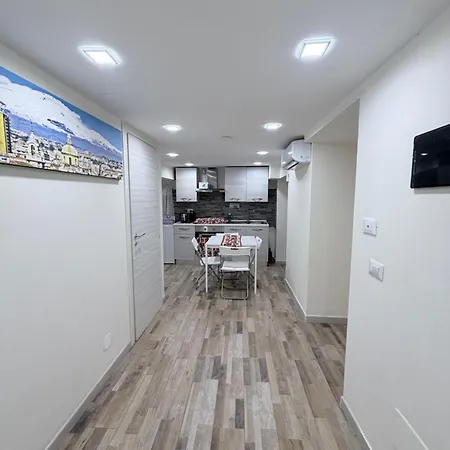 Lory House Апартаменты